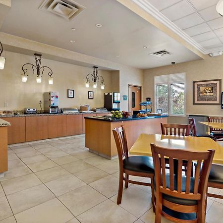 The Inn At Charles Town / Hollywood Casino 外观 照片